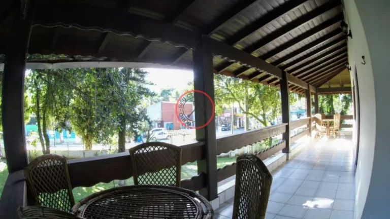 Imagem CASA COM TERRENO DE 1.356 METROS A VENDA, NA PRINCIPAL AVENIDA DE BOISSUCANGA.