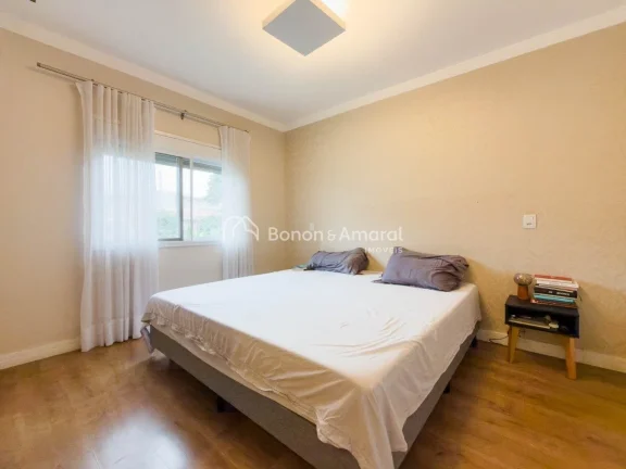 Imagem Casa de Condomínio à venda na Chácara da Barra em Campinas!!

No térreo, ampla sala para 2 ambie...