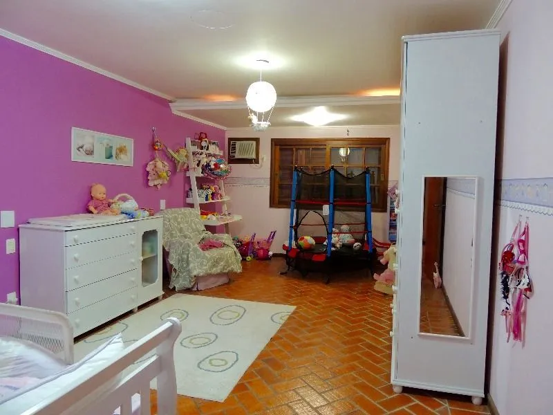 Imagem Casa para Venda com 3 dormitórios, sendo 2 suites e 3 vagas no bairro Belém Novo