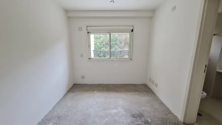 Imagem Vende apartamento cobertura no contrapiso de 510m², com 4 suítes, 5 vagas, depósito e piscina privativa