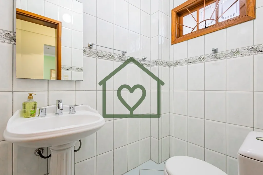 Imagem Casa residencial à venda no bairro Medianeira, em Porto Alegre

Excelente casa localizada na Rua Dr...