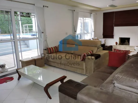 Imagem Casa de Alto Padrão à Venda no Golf Village Granja Viana