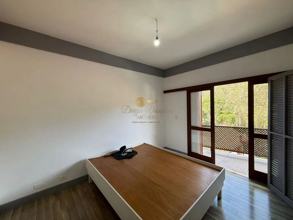 Imagem Casa em Condomínio para Venda em Teresópolis / RJ no bairro Granja Guarani