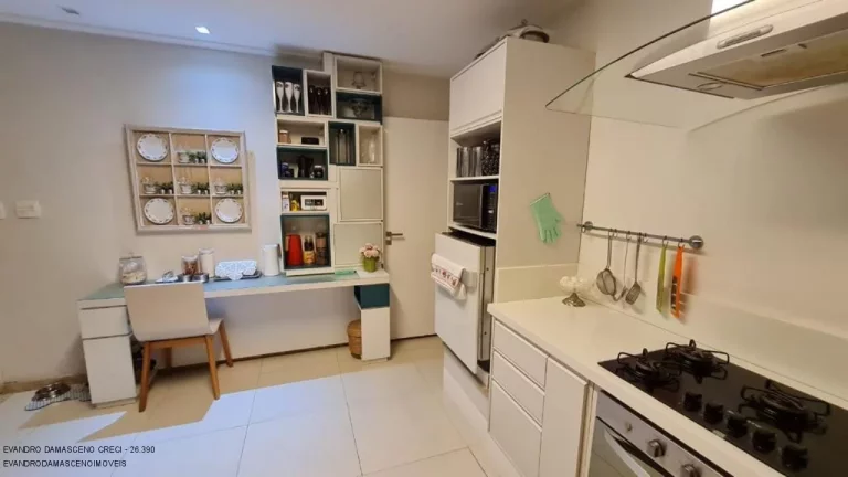 Imagem Casa alto padrão a venda em Busca Vida com 4 sites