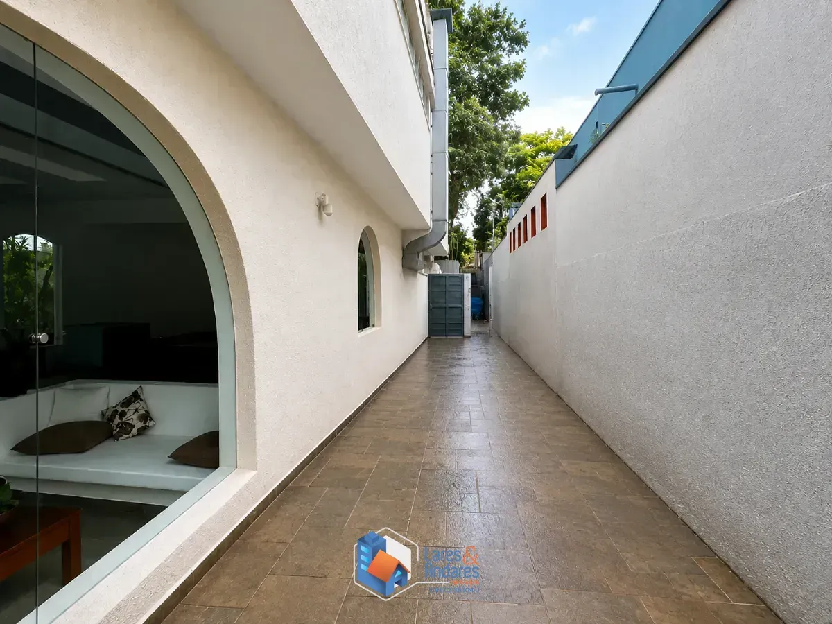Imagem Casa para venda em Butantã com 4 quartos, sendo 1 suíte, 299m²
