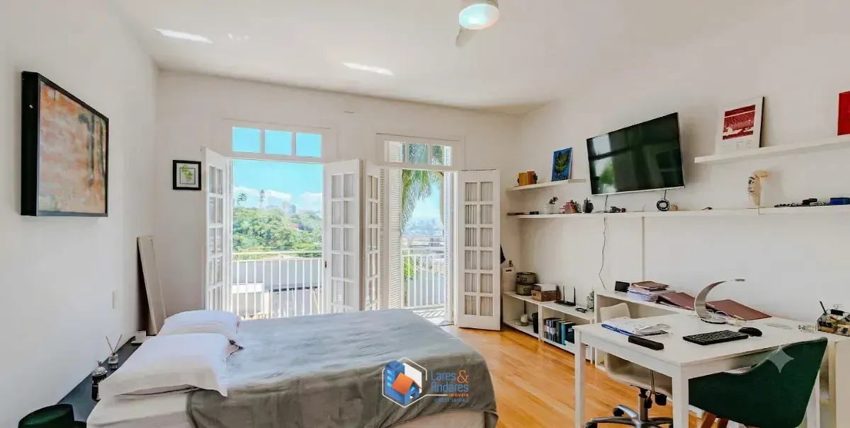Imagem Casa para venda em Pacaembu com 3 quartos, sendo 3 suítes, 350m²