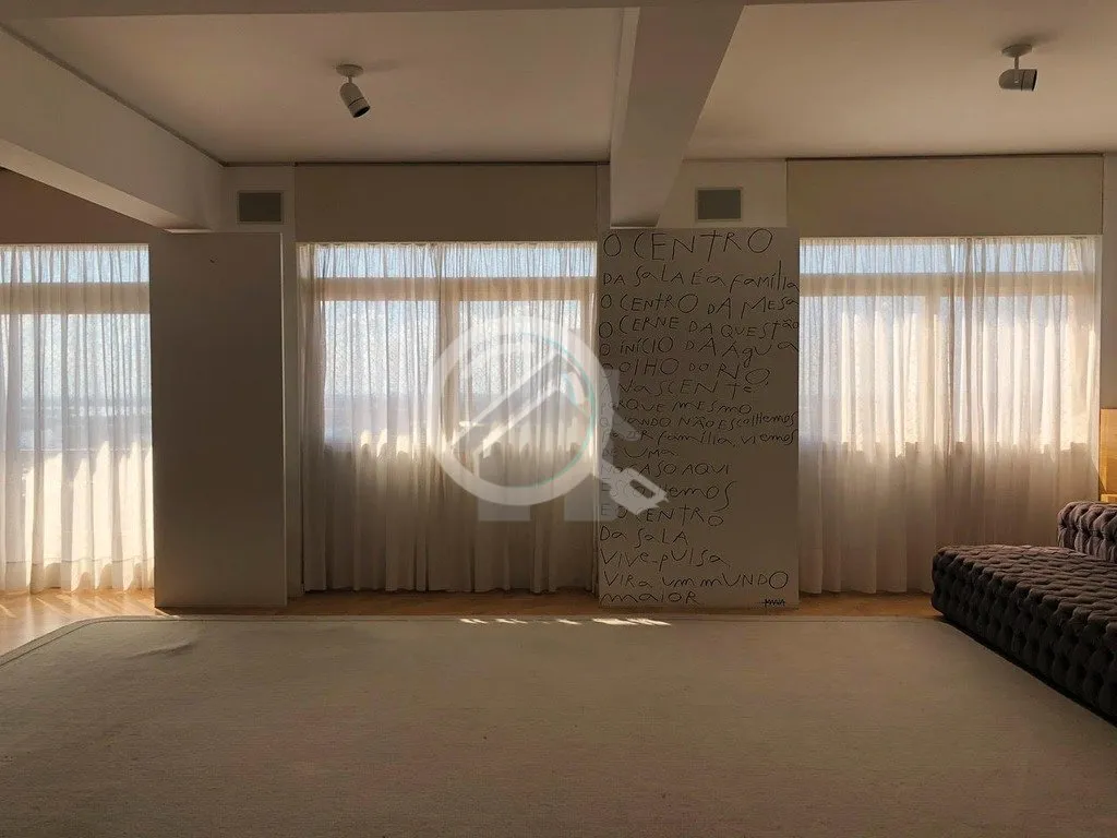 Imagem Apartamento duplex mobiliado com 328m² com 3 dormitórios (3 suítes) e 2 vagas individuais no Moin...