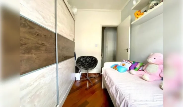 Imagem VENDE-SE LINDA CASA TRIPLEX DE 153M², 4 DORMITÓRIOS, EM EXCELENTE CONDOMÍNIO FECHADO!