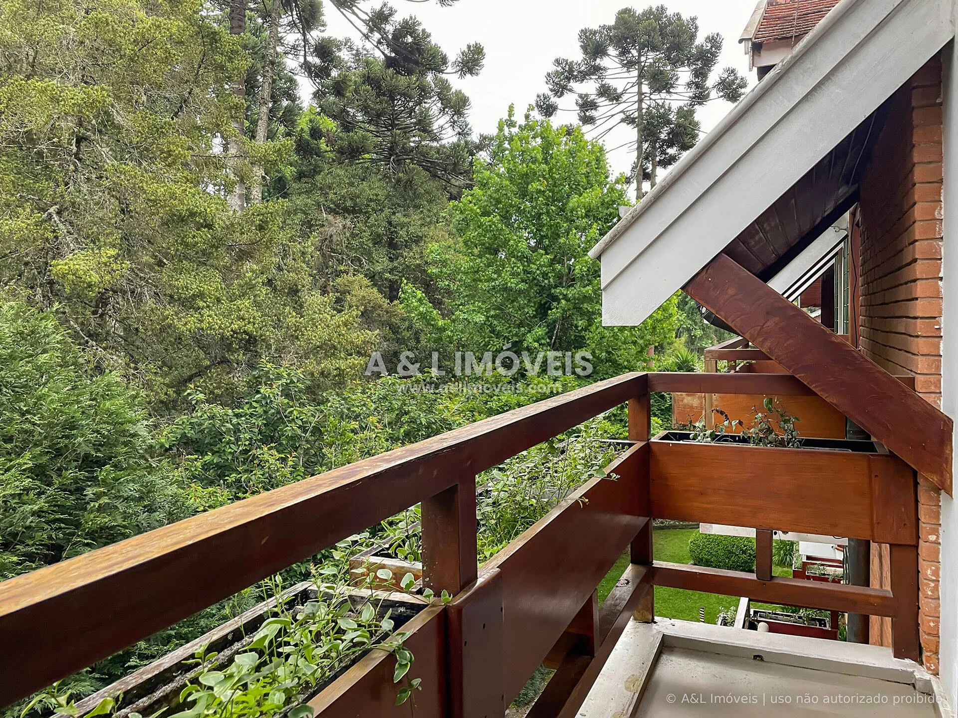 Imagem Cobertura Duplex em Capivari - Lareira, Mezanino e 200 m²