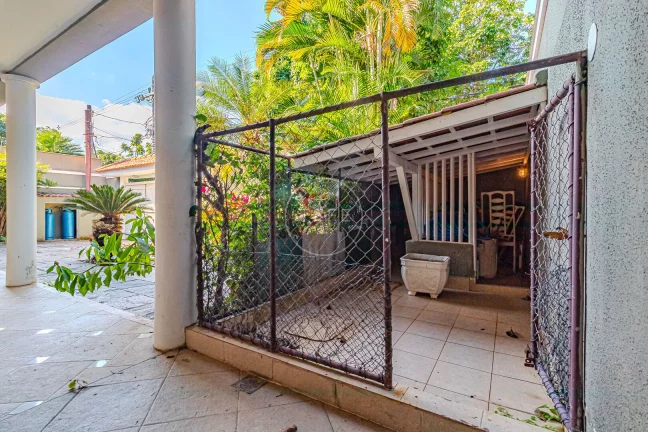Imagem CASA com 5 DORMITÓRIOS à VENDA - 600m² de terreno - Condomínio MARAMAR