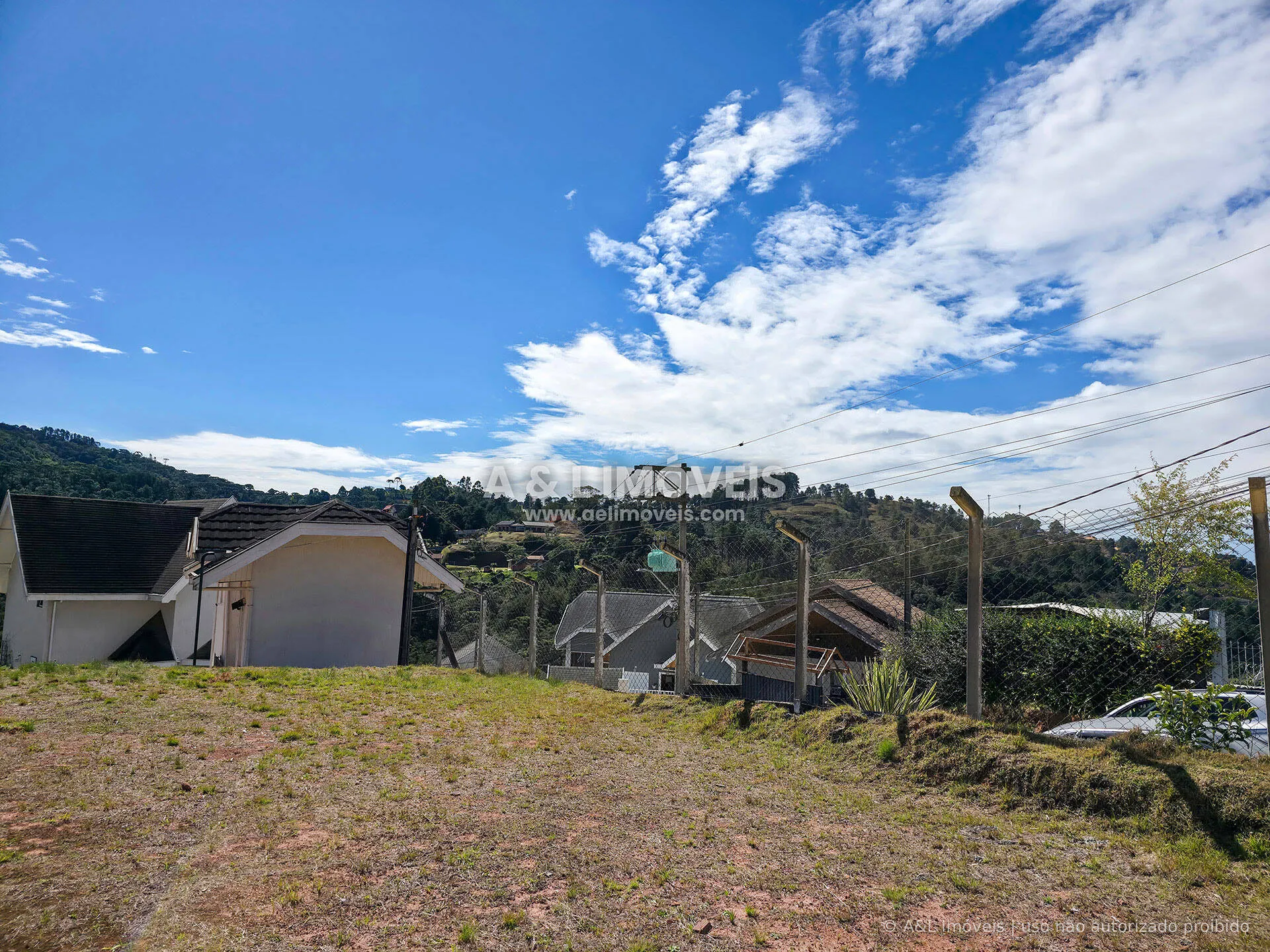 Imagem Terreno à venda em Campos do Jordão | 325,45 m² | Villagio D'Imbiry