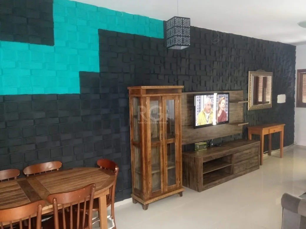Imagem Casa com 2 quartos, 2 vagas de garagem, no bairro Aberta dos Morros, Porto Alegre/RS
