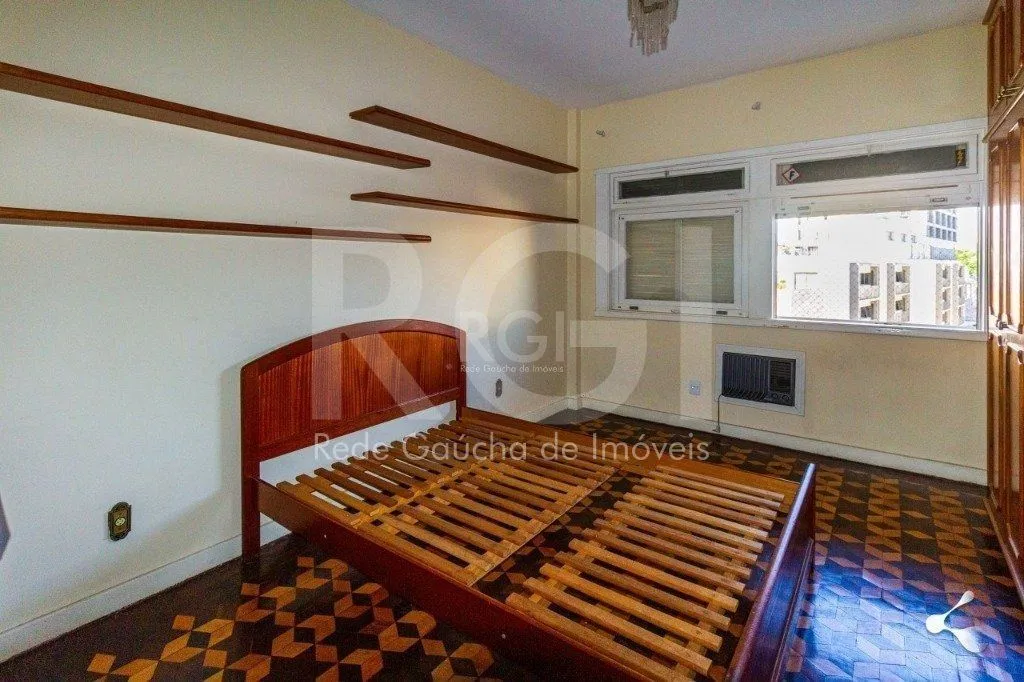 Imagem #Apartamento de 3 dormitórios com vaga de garagem no bairro Cidade Baixa.
