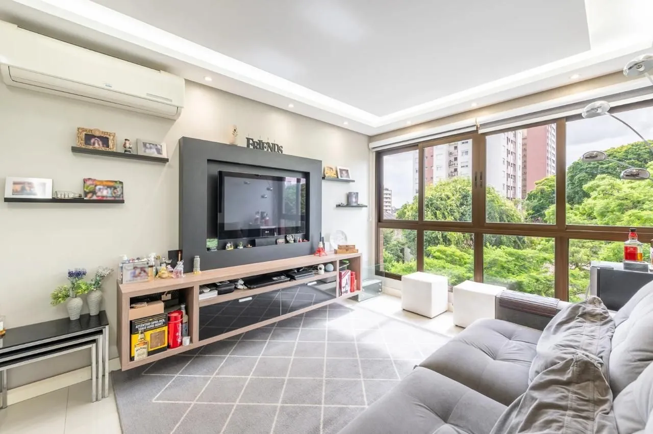 Imagem Apartamento de 2 dormitórios 1 suíte e 2 vagas no Petrópolis.