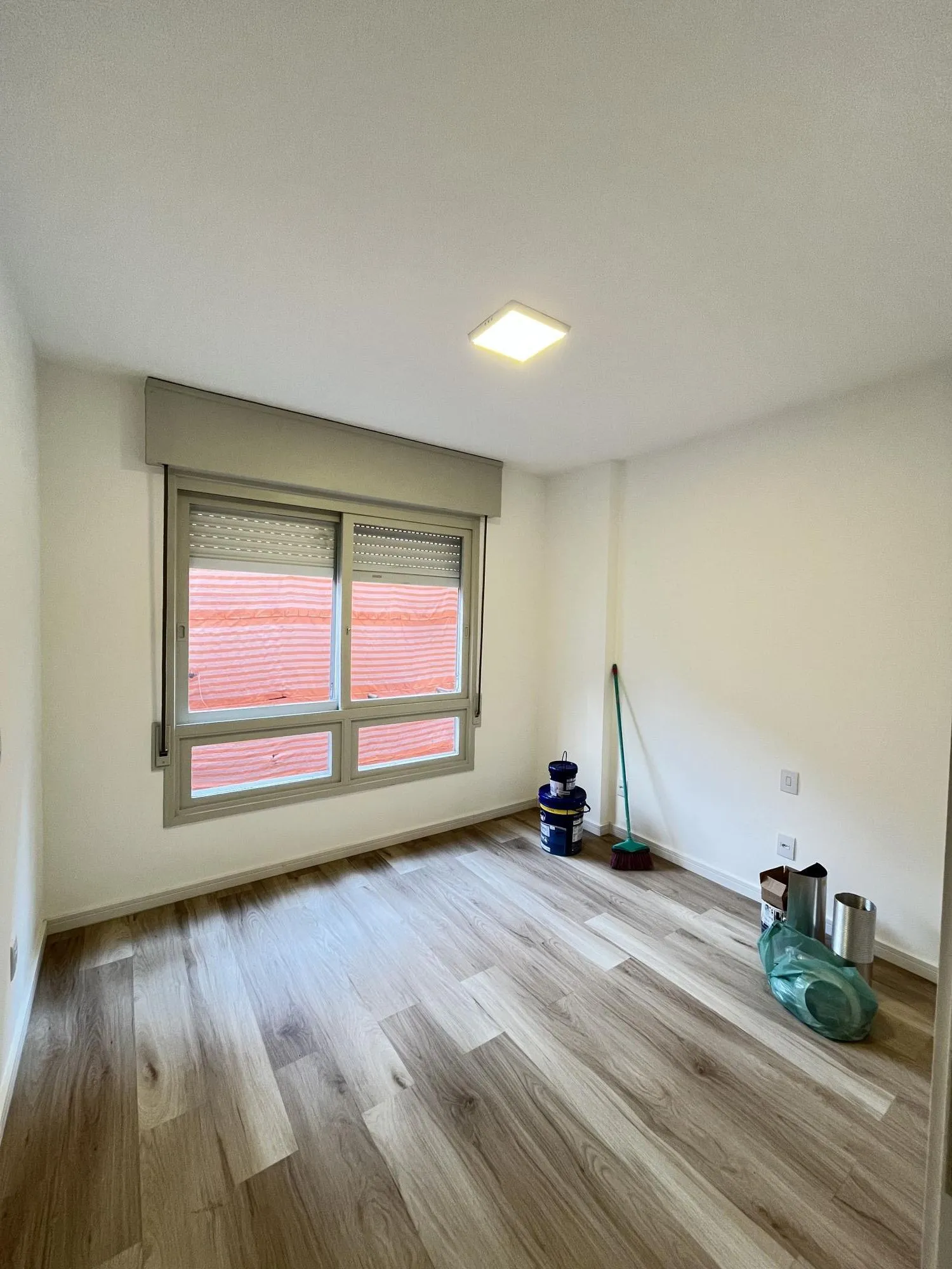 Imagem Apartamento de 2 quartos, suíte e 1 vaga de garagem no bairro Bom Fim em POA