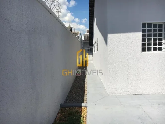 Imagem A casa possui 

- 4 quartos sendo 2 suítes 
- Sala 
- Cozinha 
- Copa 
- Área de serviço 
- Lavab...