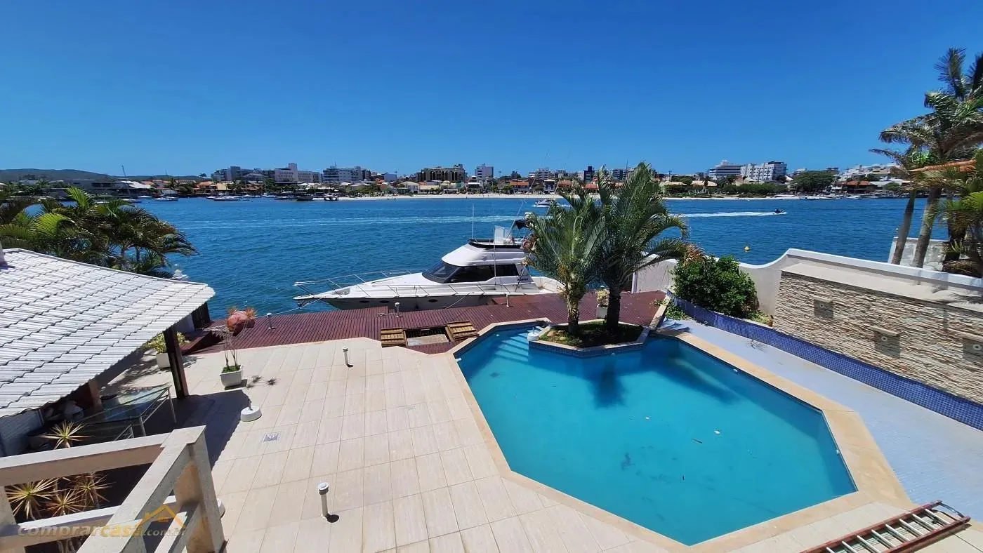 Foto do imóvel Casa em Condomínio para Venda em Cabo Frio / RJ