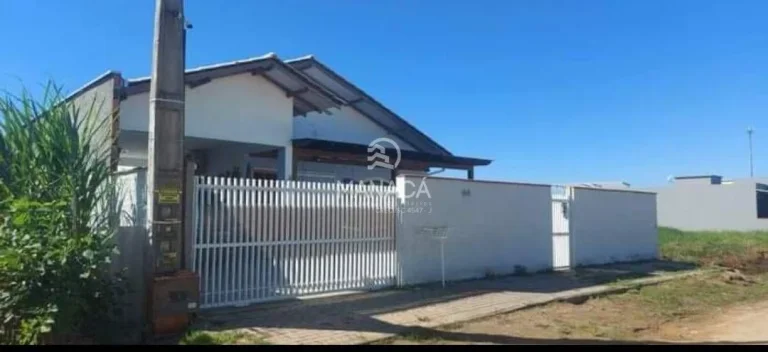 Imagem Casa Espaçosa - Aceita permuta por casa menor no mesmo bairro.