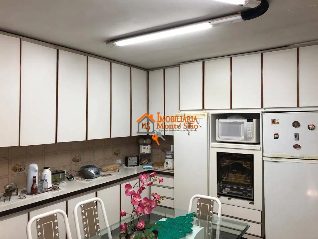 Imagem Casa com 3 dormitórios à venda, 350 m² por R$ 1.200.000,00 - Jardim Santa Bárbara - Guarulhos/SP