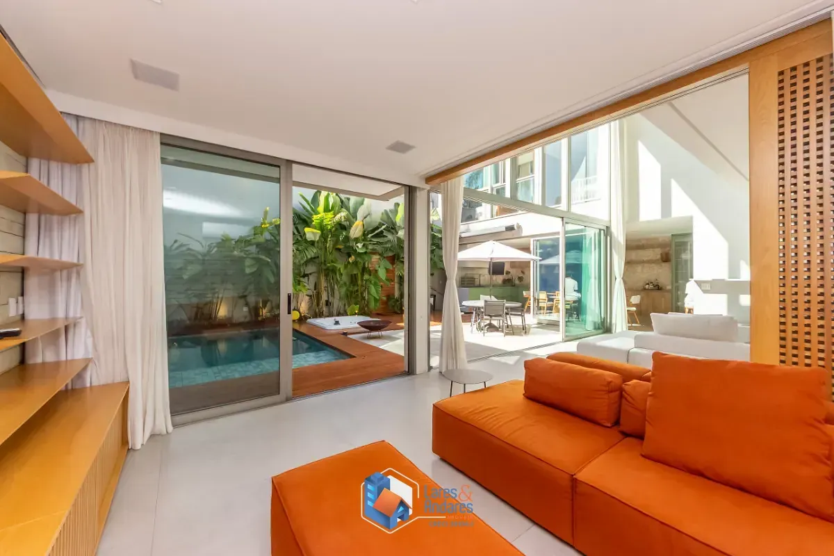Imagem Casa no condomínio CONDOMINIO LAZULI para venda com 3 quartos, sendo 3 suítes, 404m²