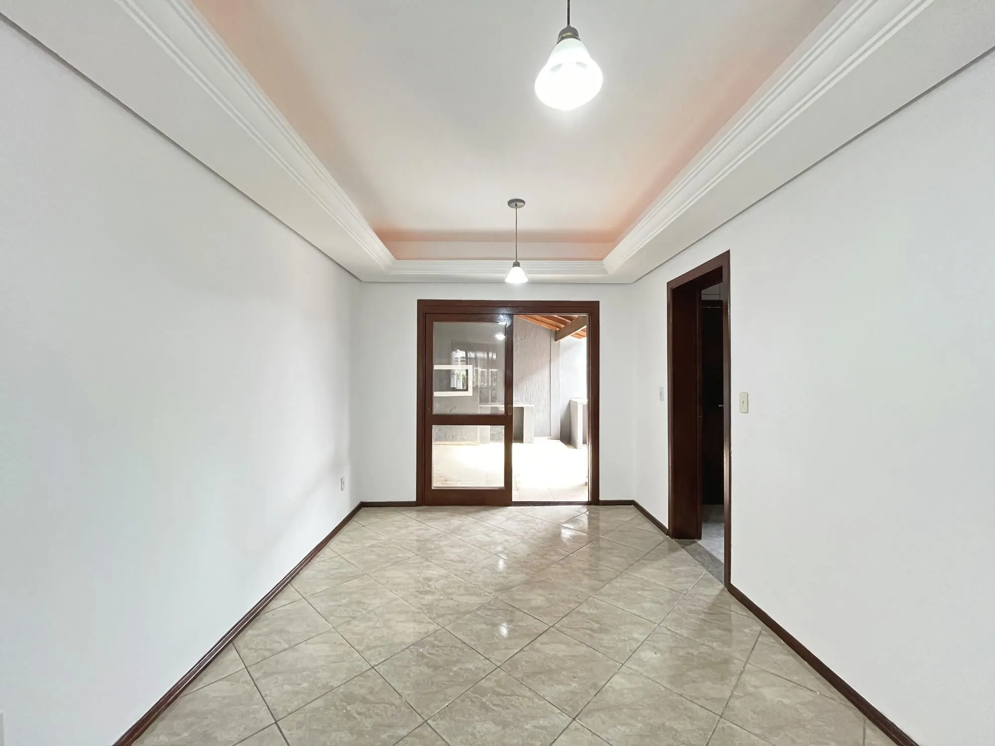 Imagem CASA 3 DORMITÓRIOS, SUÍTE, BAIRRO HIPICA, JARDINS DO PRADO EM PORTO ALEGRE-RS