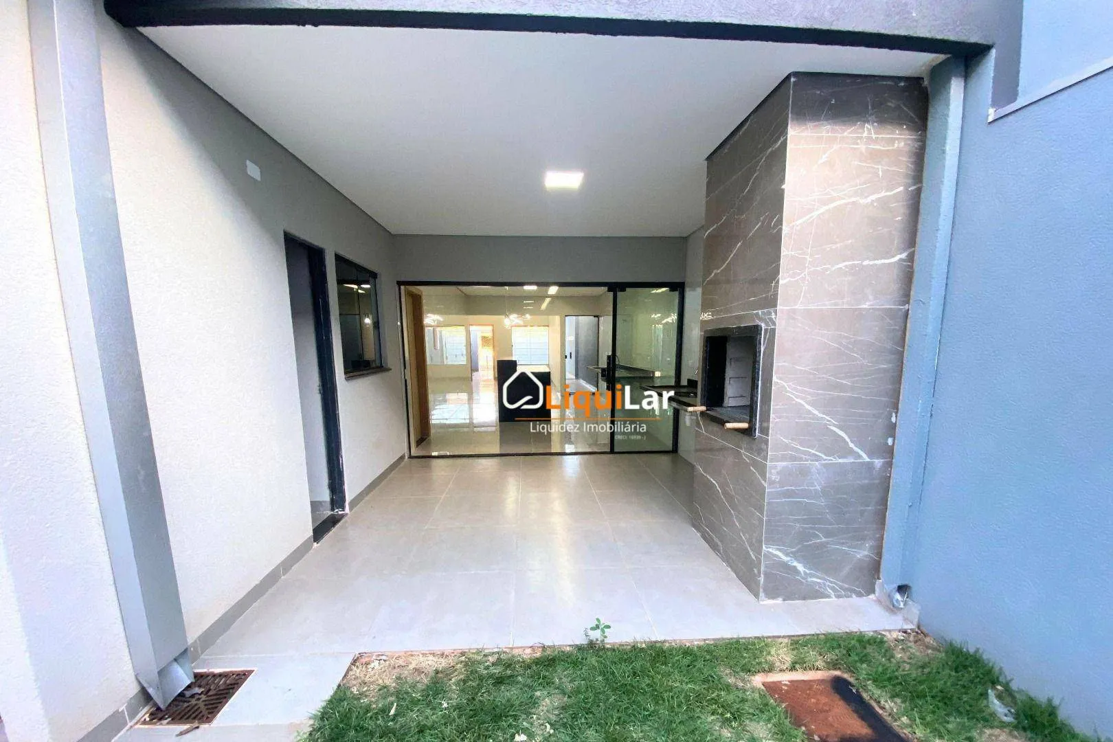 Imagem Casa Térrea à Venda no Rita Vieira com 3 Suítes, Piscina e Varanda Gourmet