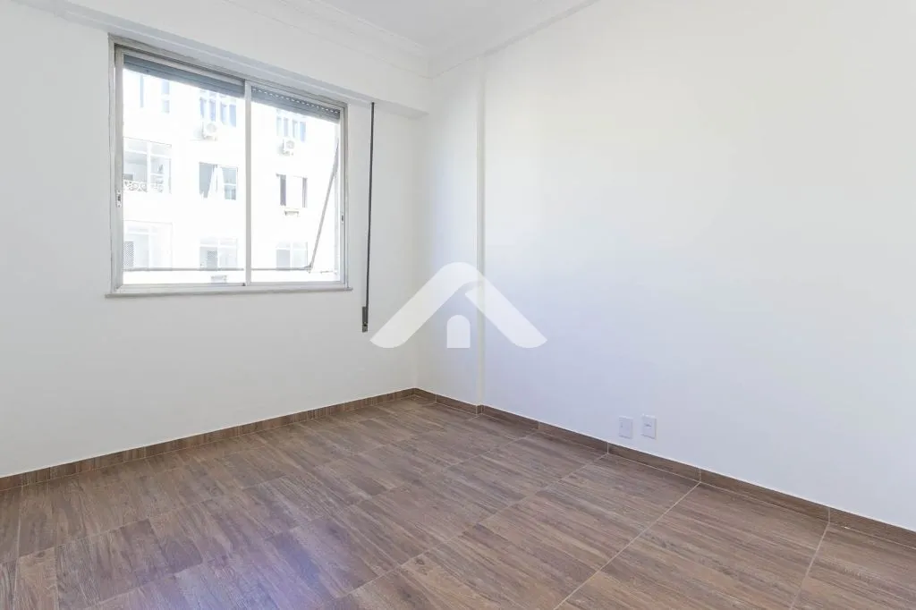 Imagem Oportunidade Estratégica em Laranjeiras - Apartamento de 93 m² com Localização Privilegiada