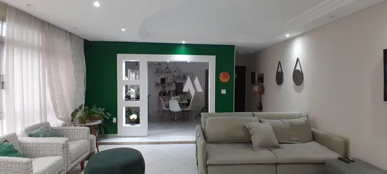 Imagem APARTAMENTO FRENTE NO BAIRRO EMBARÉ COM 3 QUARTOS (01 SUÍTE) + DEPENDÊNCIA COMPLETA, VISTA LIVRE, 01 QUADRA DA PRAIA.