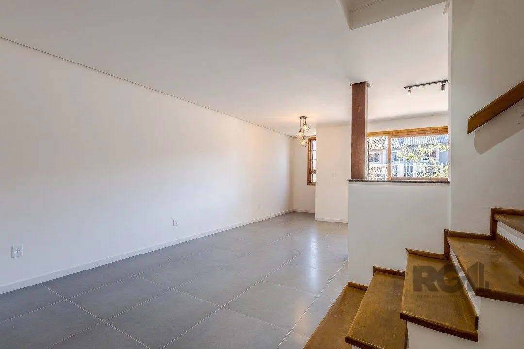 Imagem Casa 103m² - 3 dormitórios, 1 suíte, piscina, 2 vagas no bairro Hípica