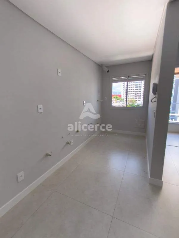 Imagem Apartamento à venda com 2 quartos 1 suíte, 66,23m² em Barreiros São José