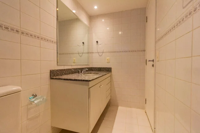 Imagem Venda de Apartamento de Alto Padrão na Vila Andrade, São Paulo-SP: 3 Quartos, 2 Suítes, 4 Banheiros, 2 Vagas, 121m².