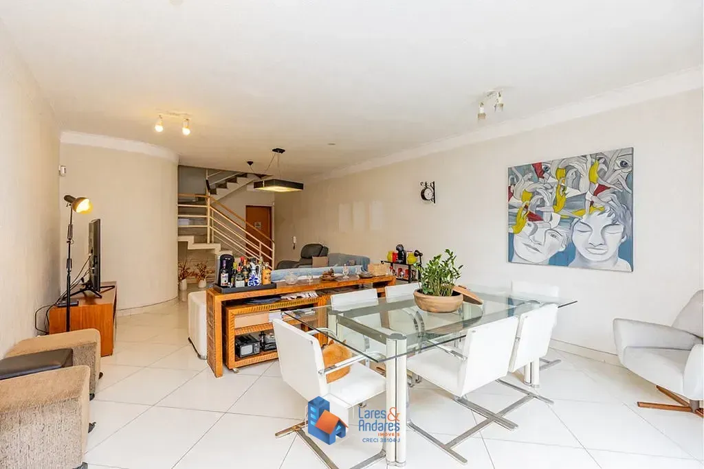 Foto do imóvel Casa à venda 4 Quartos 2 Suites 214M² Mirandópolis São Paulo - SP em Rua dos Lírios