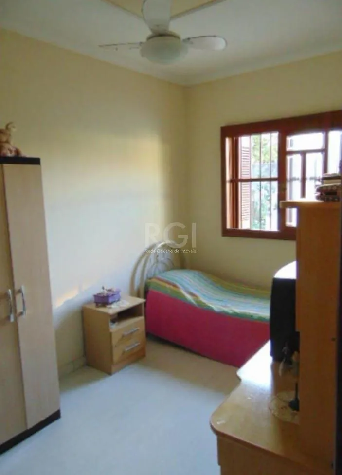 Imagem Casa para Venda - 166m², 3 dormitórios, sendo 1 suites, 4 vagas - Vila Márcia