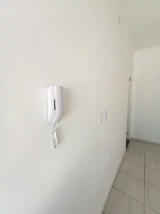 Imagem Oportunidade única! Casa com 2 quartos, totalmente reformada, em bairro nobre, perto de tudo que você precisa. Não perca essa chance! á venda na Imobiliaria Consulte Imoveis.