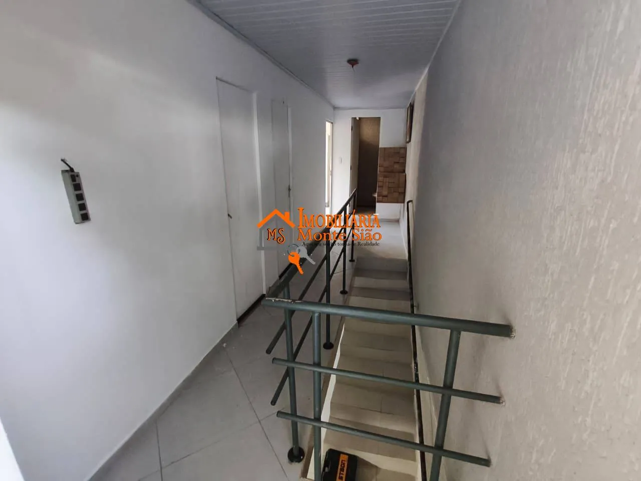 Imagem Sobrado com 4 dormitórios para alugar, 250 m² por R$ 3.460,00/mês - Ponte Grande - Guarulhos/SP
