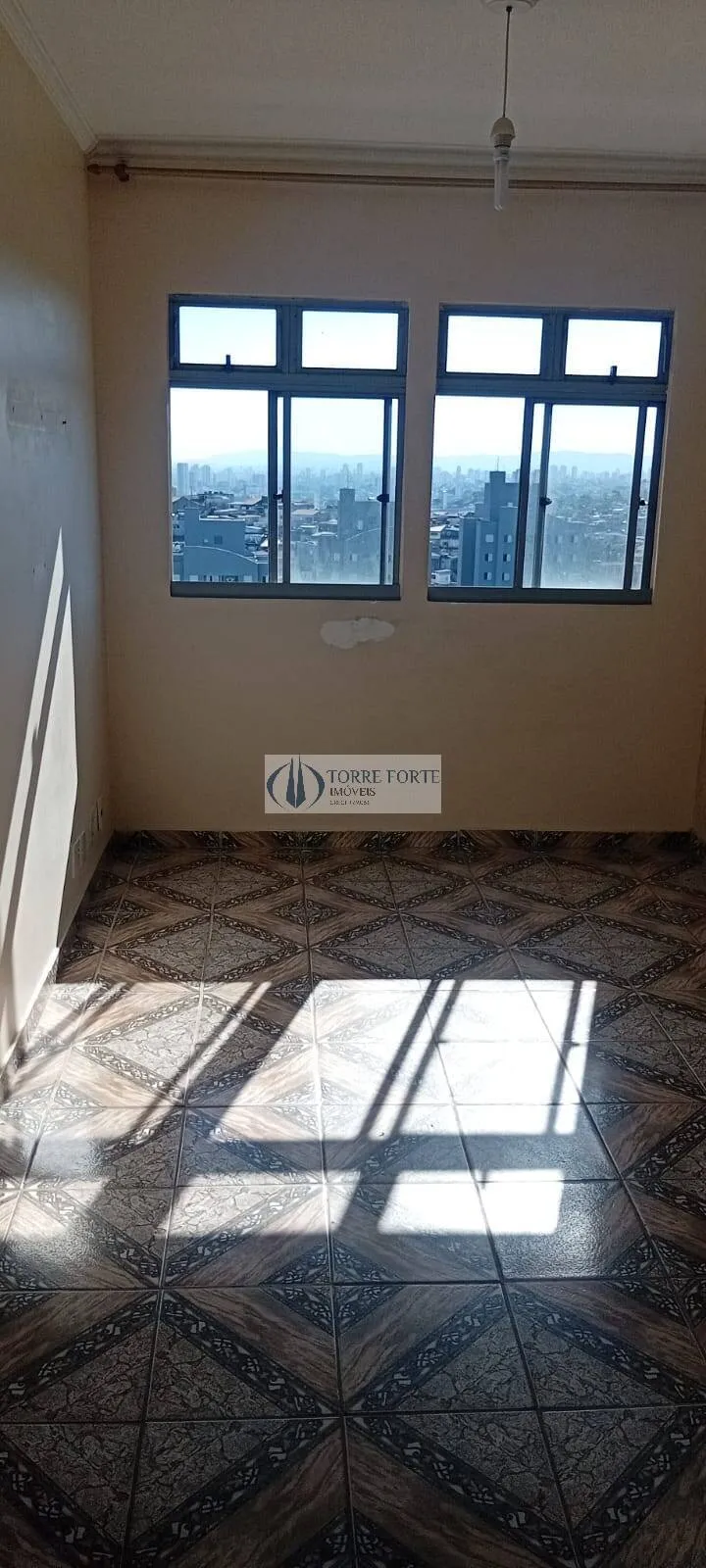 Foto do imóvel Apartamento com 2 dormitórios 1 vaga de garagem no Jardim Santa Terezinha. em Rua Aveleda