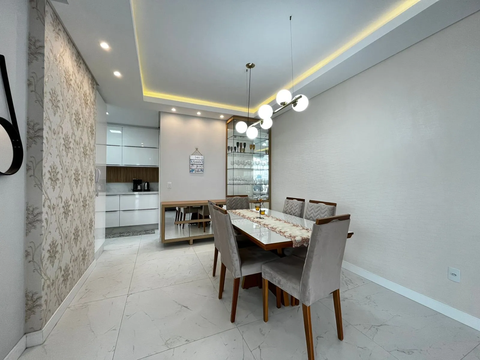 Imagem Apartamento com vista para o mar à venda com 161m2 por R$ 2.890.000,00