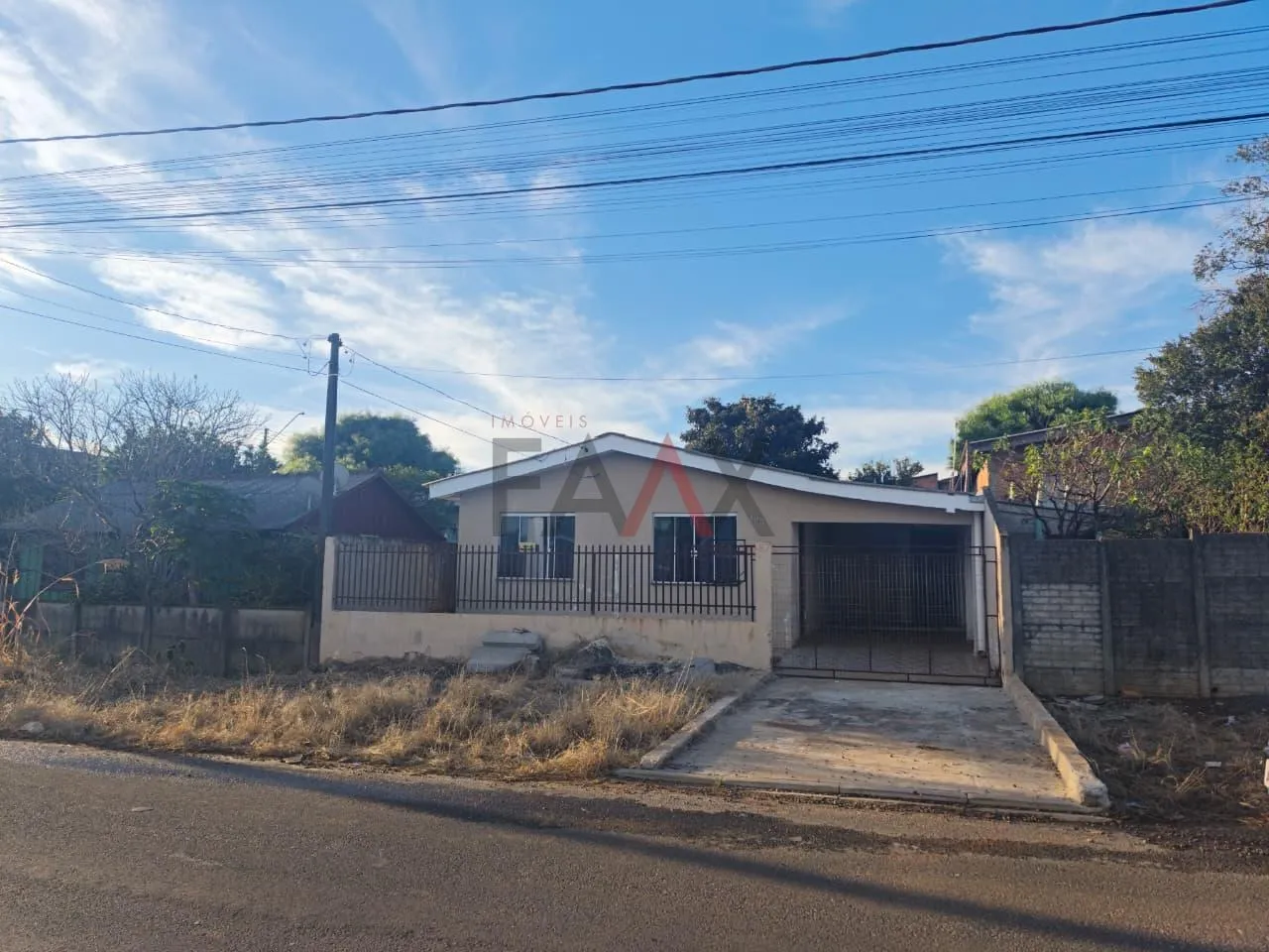 Imagem Casa à venda com amplo terreno, TANCREDO NEVES, GUARAPUAVA - PR