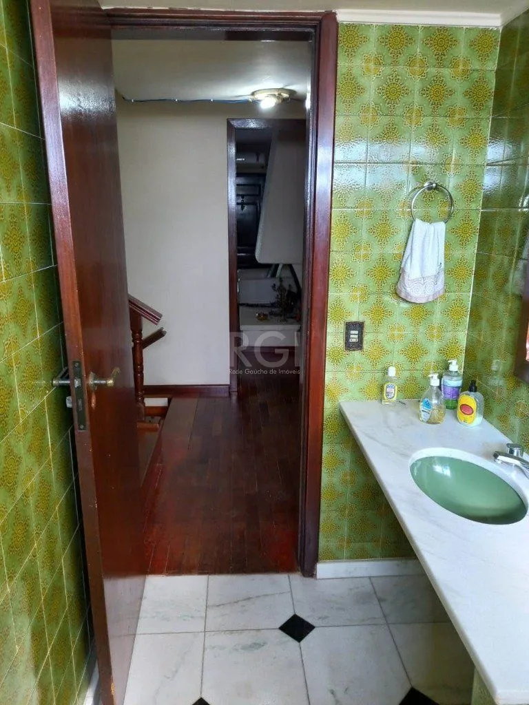 Imagem Casa para Venda de 3 dormitórios 6 vagas no bairro Chácara das Pedras