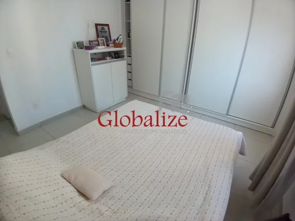 Imagem Apartamento a venda com 3 quartos, dependência, vista lateral para o mar no bairro Pompéia em Santos por R$850.000,00