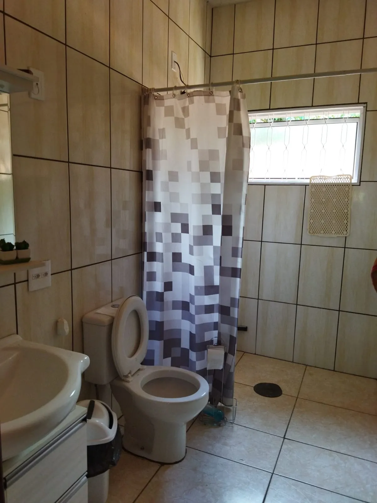 Imagem Chácara à Venda em Paranapanema com 120m², Pomar Variado e Rio nos Fundos