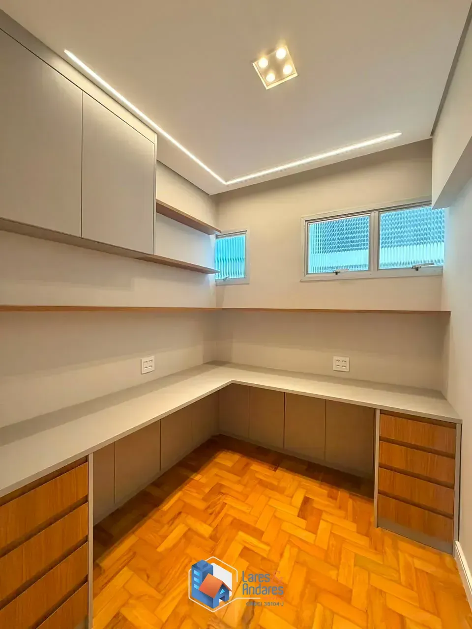 Imagem Apartamento para venda em Pinheiros com 3 quartos, sendo 1 suíte, 143m²