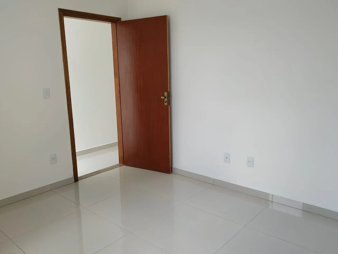 Foto do imóvel Casa à venda 2 Quartos, 1 Suite, 2 Vagas, 73M², Residencial Estoril, Taubaté - SP