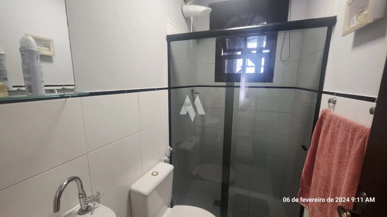 Imagem Viva com Conforto e Estilo em um Sobrado de Três Andares!