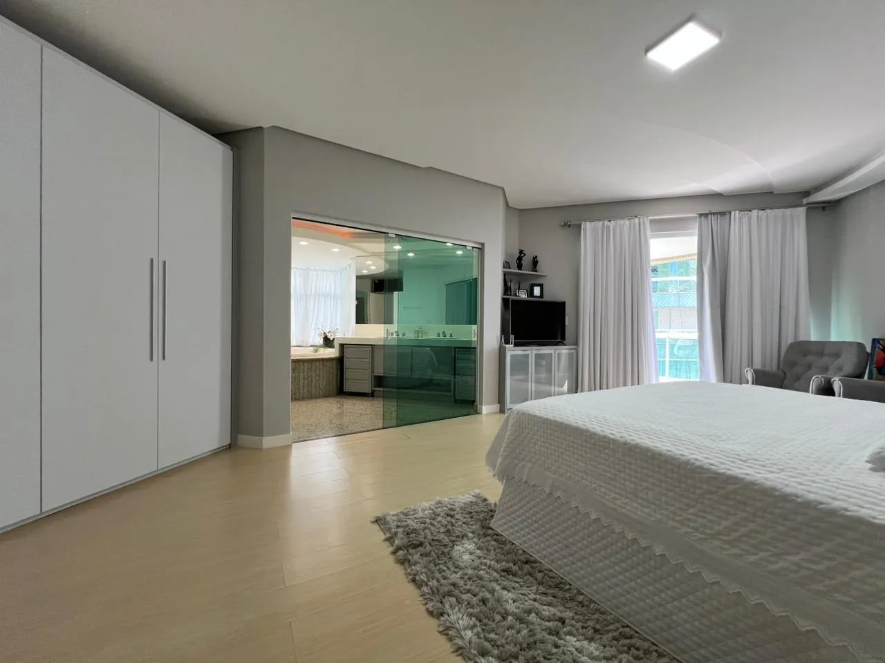 Imagem Apartamento com vista para o mar à venda com 350m2 por R$ 10.500.000,00