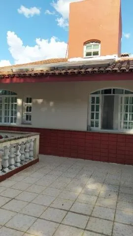 Imagem VENDA DE SOBRADO NO BARBOSAS, EM ARUJÁ/SP, 352m² com 5 quartos, 3 suítes. CONSULTE-NOS.