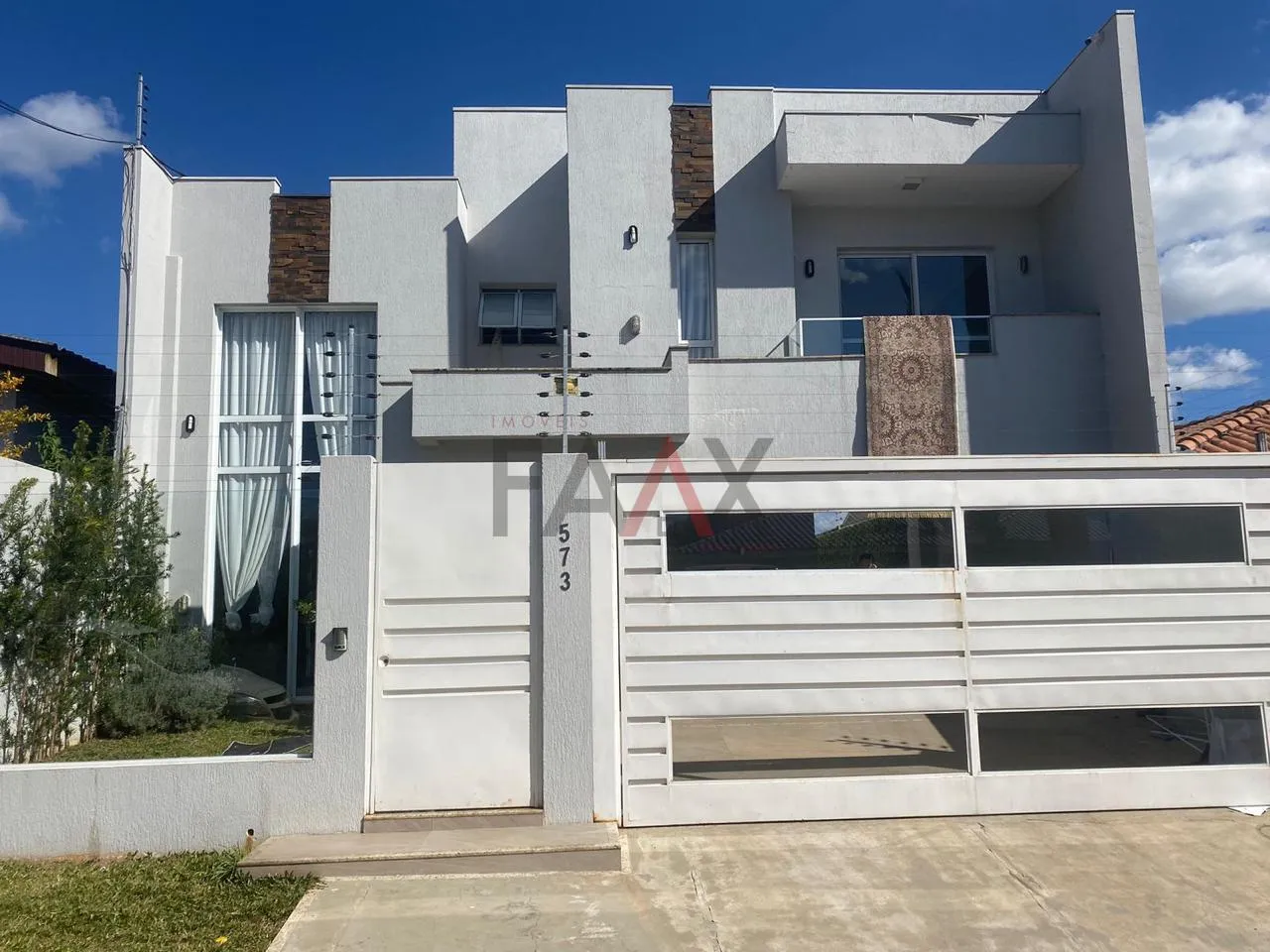 Foto do imóvel Sobrado ALTO PADRÃO à Venda próximo a praça da ucrania no trianon em Guarapuava