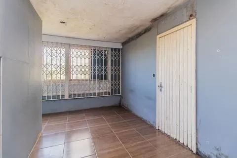 Imagem Oportunidade Única: Casa para Fins Residencial ou Comercial em Local Estratégico!