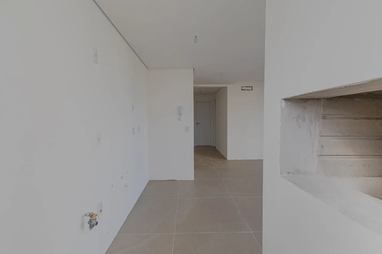 Imagem APARTAMENTO, 2 DORMITÓRIOS, 2 SUÍTES, VARANDA, VAGA DE GARAGEM, BAIRRO MENINO DEUS, PORTO ALEGRE/RS
