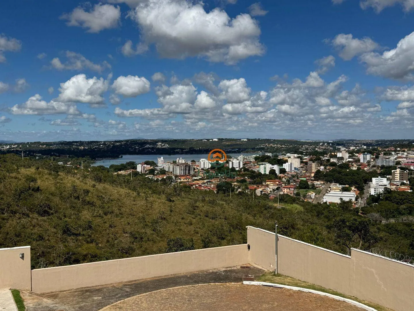 Imagem Casa com 4 dormitórios à venda, 186 m² por R$ 1.300.000 - Condomínio Quintas do Altíssimo - Lagoa Santa/MG